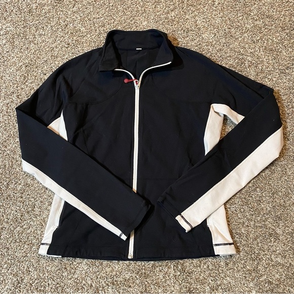 LULULEMON Activewear Top Size 2 - Picture 10 of 10